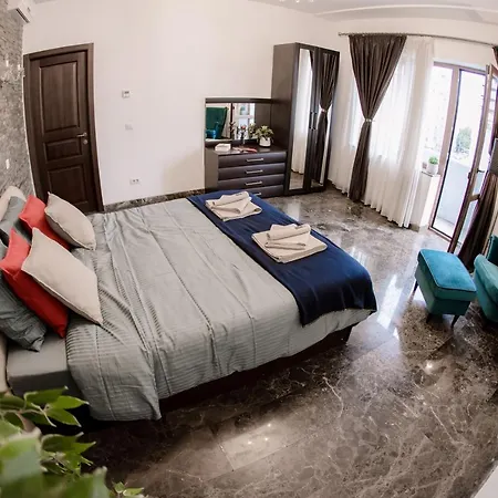 Luxury Down Town Apartment Bucharest Exterior photo