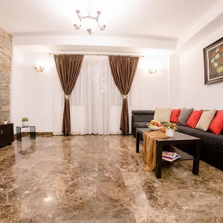 Luxury Down Town Apartment Bucharest Exterior photo