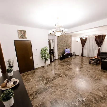 Luxury Down Town Apartment Bucharest Exterior photo